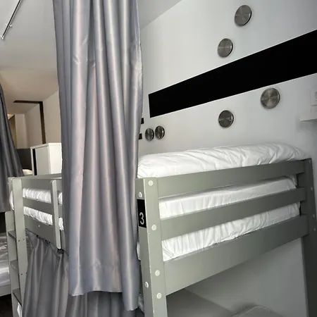 호텔 Hostel Alicante 4*